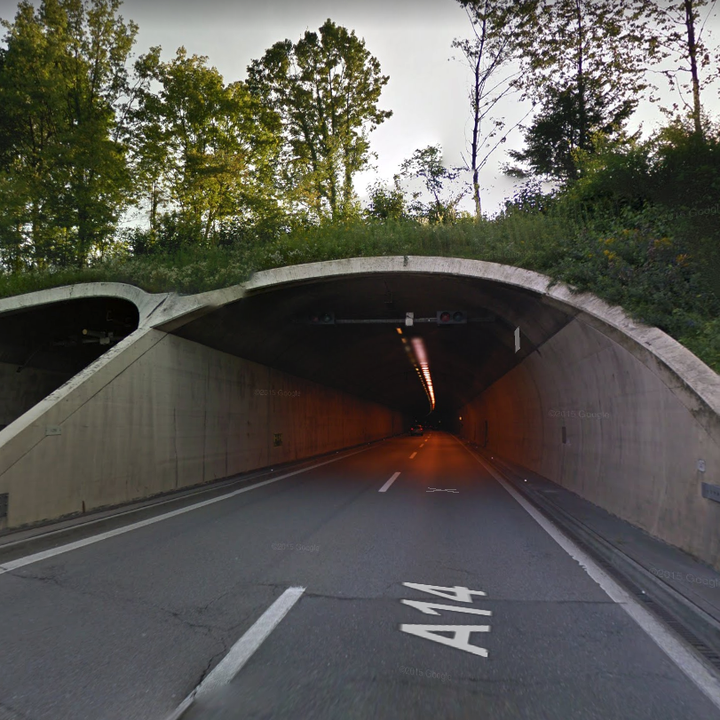 Im Rathausen-Tunnel auf der A14 kam es zu einem Auffahrunfall.
